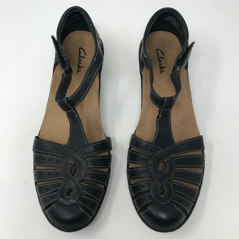 CLARKS Wendy River Fisherman Sandals Low Heel Black Leather T-Strap Size 9W